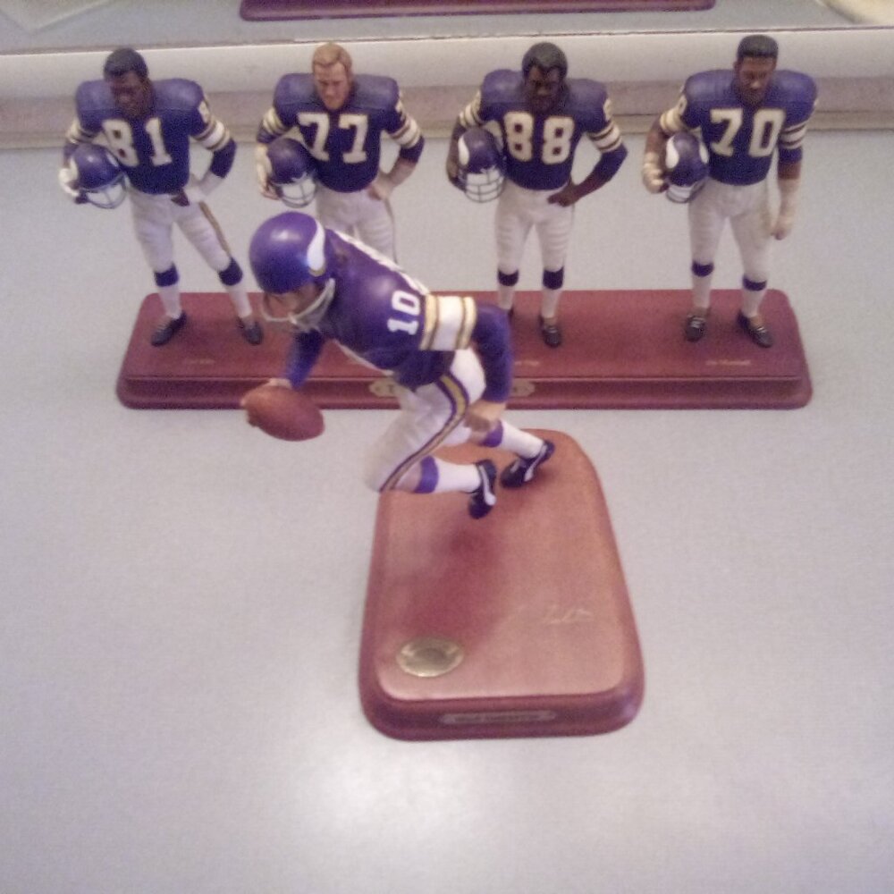 Minnesota Vikings figurines in used